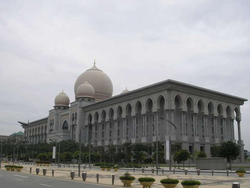 Kuala Lumpur: Putrajaya Tour with Traditional Boat Cruise - Who Is This Tour Best For?