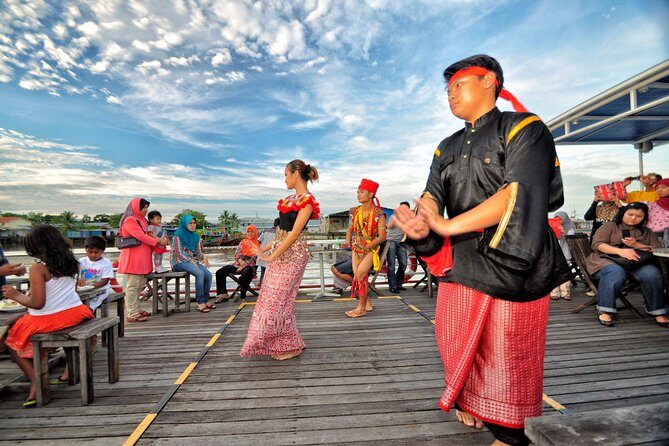 Kuching Heritage Tour with Sarawak Sunset River Cruise & Pickup - Discover Kuching’s Heritage and Sunset River Cruise in Style