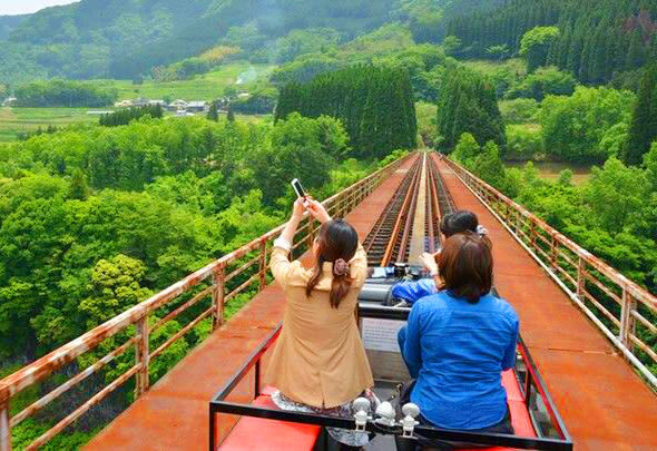 Kumamoto Takachiho Gorge & Aso Volcano Guided Full-Day Tour - Small train or shrine: a seasonal change of pace