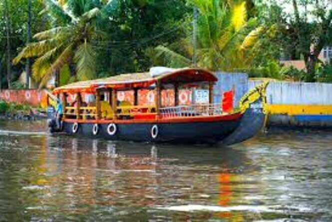 Kumarakom Explore Backwaters & Birds at Coconut Lagoon Pick&Drop - An Authentic Day in Kerala’s Backwaters: Kumarakom Explore with Coconut Lagoon Pick&Drop