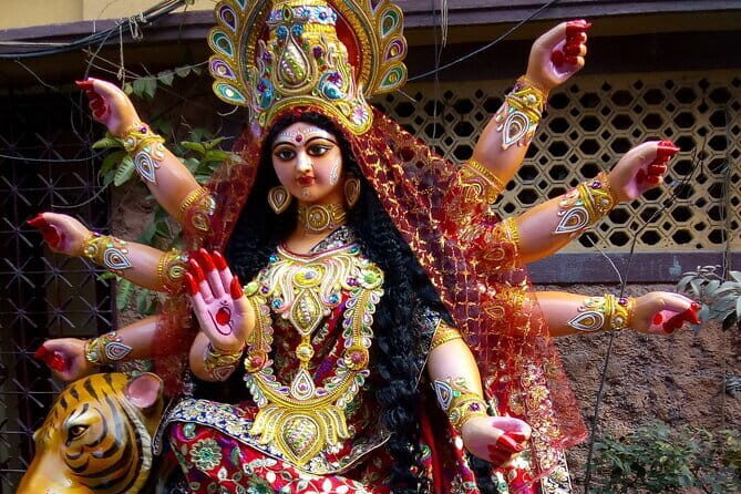 Kumartuli - Where the Gods come to Earth - Discovering Kumartuli - Where the Gods Come to Earth