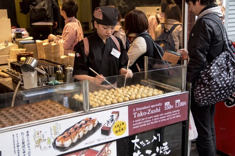 Kuromon Market & Dotonbori Food Tour with Wagyu in Osaka - What to know before you book