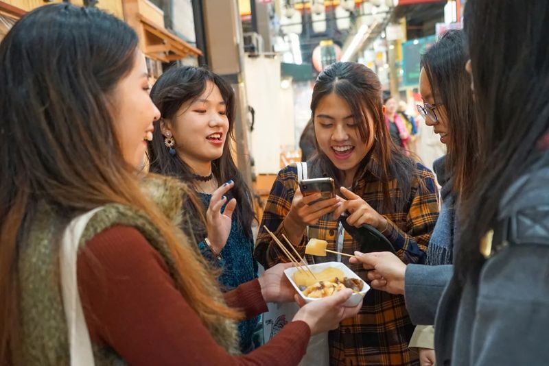 Kuromon Market Half Day Food Walking Tour in Osaka - At a glance