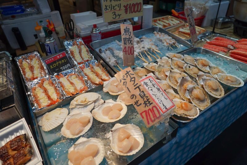 Kuromon Market Half Day Food Walking Tour in Osaka - Doguyasuji Street and the kitchenware shops