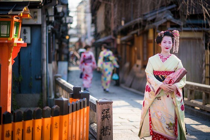 Kyoto 4 hr Gion Private Guided Tour & Maiko or Geisha Dinner - Key Points
