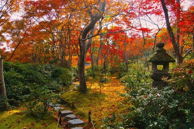 Kyoto Arashiyama: Fall Foliage Walking TourAutumn's limited - Togetsukyo Bridge: A Scenic Icon in Autumn
