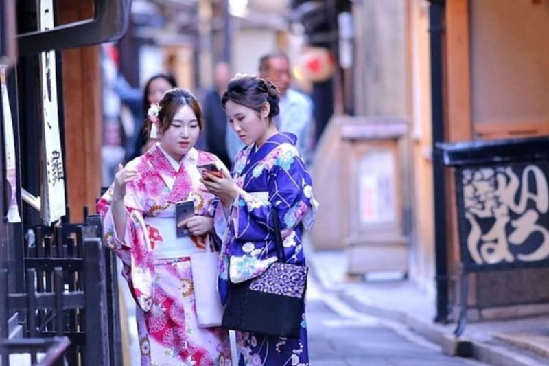 Kyoto City, Intro to Japans Historic Jewel Private Walking Tour - Use Nishiki Market advice to plan what you eat