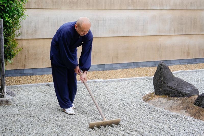 Kyoto Exclusive Temple Maiko Dance Zen Garden and Tea Experience - Should you book the Ikkain Temple experience?