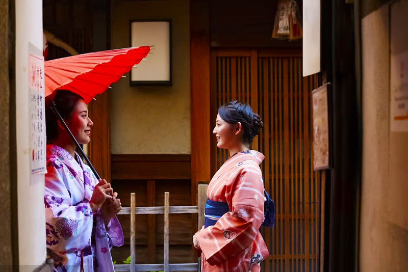 Kyoto Fushimi Inari, Nara Park & Arashiyama Day Tour (Optional pick-up/drop-off in Osaka/Kyoto) - Fushimi Inari: red gates and a steepening path