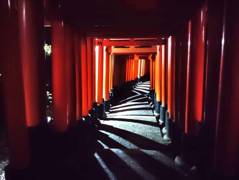 Kyoto: Fushimi Inari Taisha Night Tour with Guide - Kyoto: Fushimi Inari Taisha Night Tour with Guide