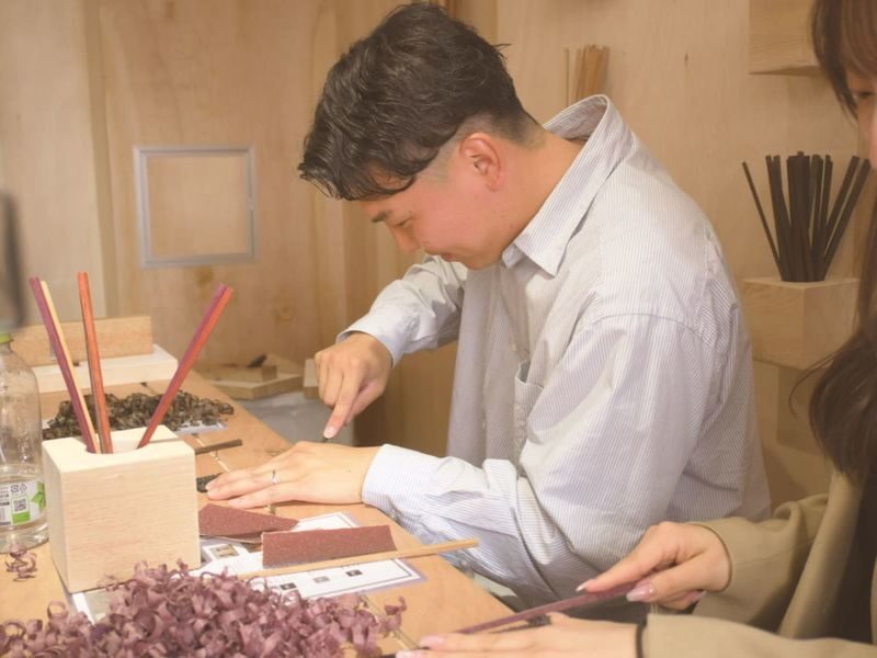 Kyoto Gion Chopsticks Crafting: 12 Woods & Engraving No Extra Fees - From hand plane to oil finish