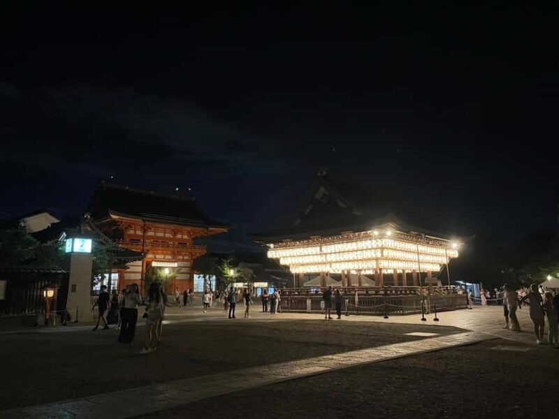 Kyoto: Gion & Geisha District Night Time Walking Tour - Starting Point: Yasaka Shrine