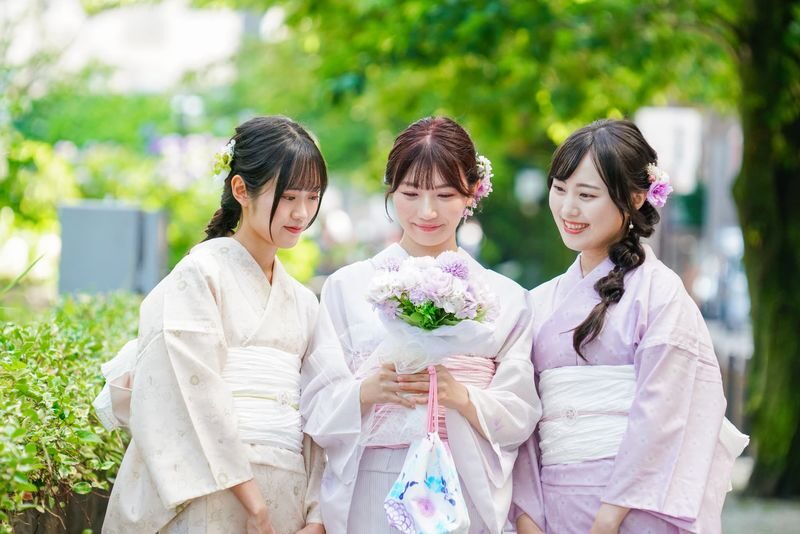 Kyoto Gion | Kimono Rental with Hair Set, Makeup & Photo Shot - At a glance