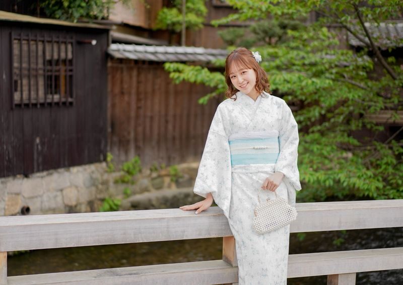 Kyoto Gion | Kimono Rental with Hair Set, Makeup & Photo Shot - What the price gets you, and what to verify