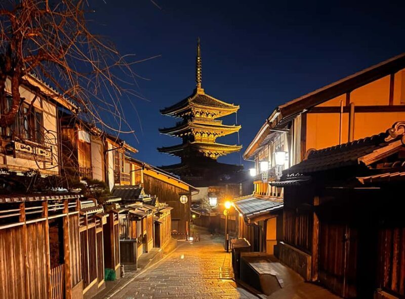 Kyoto: Gion Magical Night Walking Tour with Geisha Trivia - Key Points