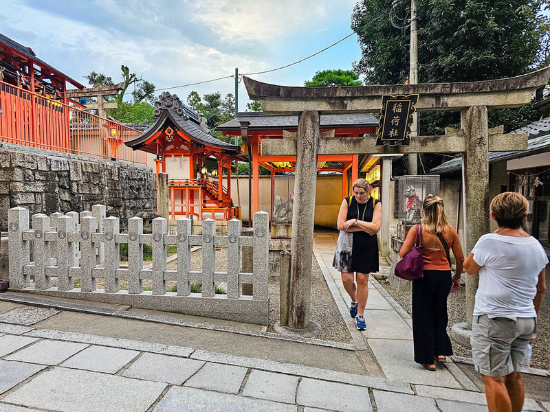 Kyoto Gion Night Guided Walking Tour (3 Hours) - Hanamikoji Street, best seen with some context