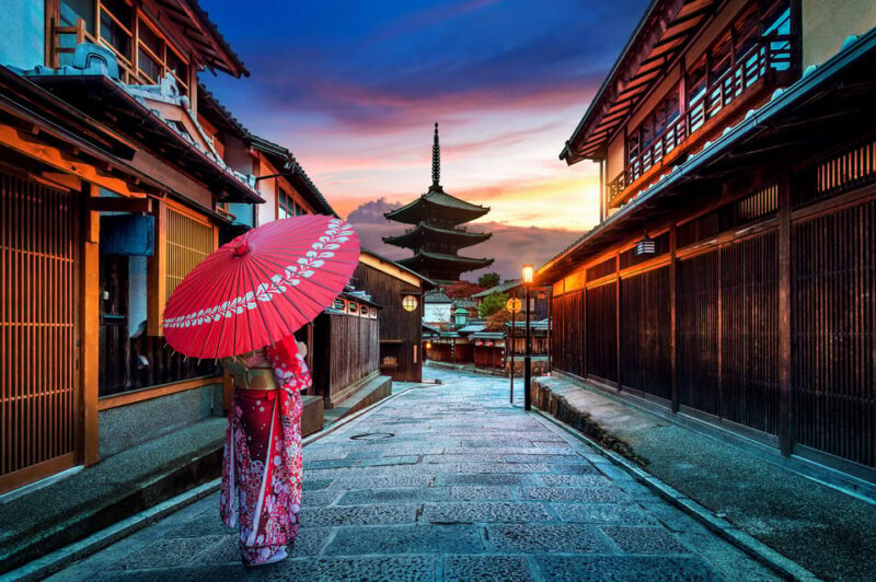 Kyoto: Gion Night Walking Tour with Local Guide - Kyoto: Gion Night Walking Tour with Local Guide