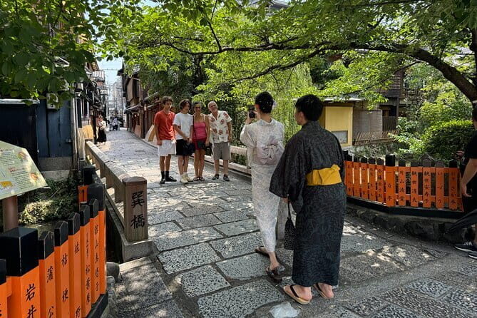 Kyoto: Half-Day Private Tour Gion Geisha Districts & Kiyomizu - Key Points