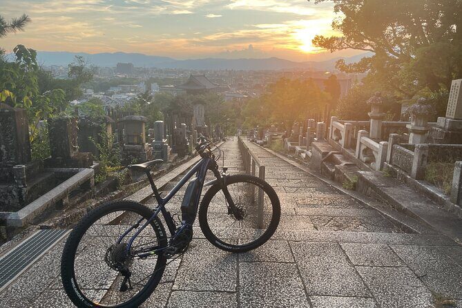Kyoto Higashiyama Gion Sunset Cycling Tour - Key Points