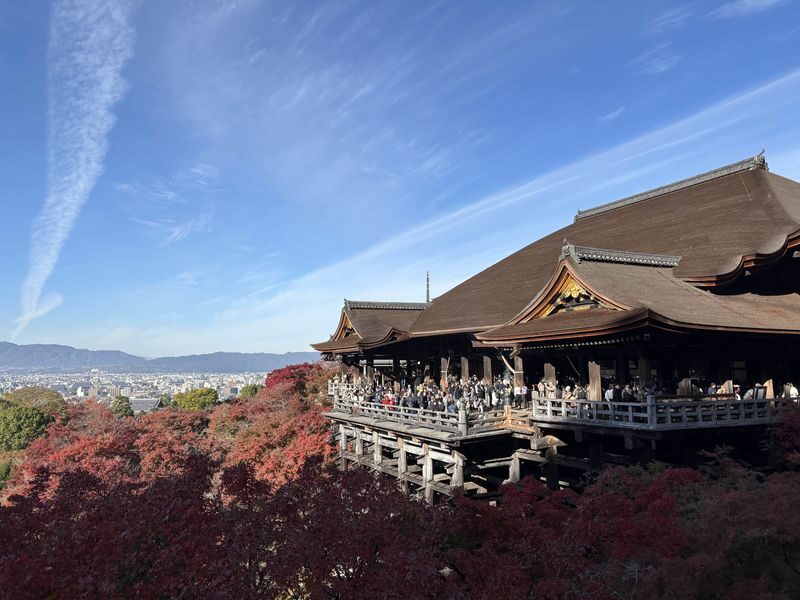 Kyoto Higashiyama Half-Day E-Bike Tour with UNESCO Sites - Meeting point and booking details