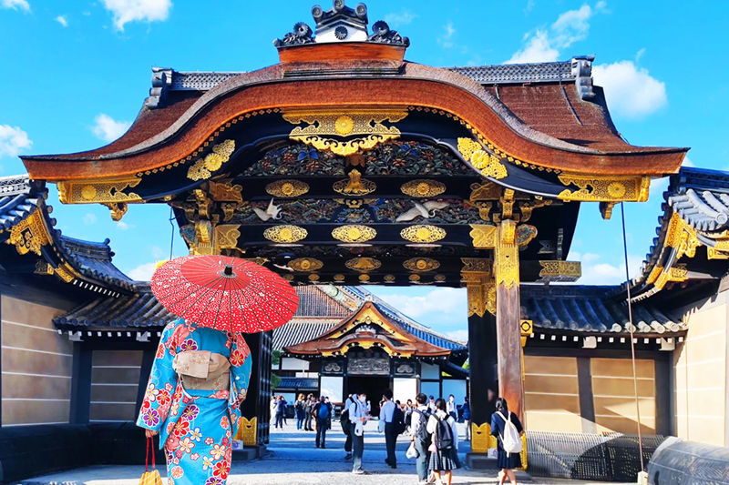 Kyoto In-Depth Tour: Nijo Castle + Kinkaku-ji (Golden Pavilion) + Fushimi Inari-taisha Shrine + Arashiyama Tenryu-ji Temple & Bamboo Grove One Day Tour | Departure from Osaka/Kyoto Available - The day at a glance
