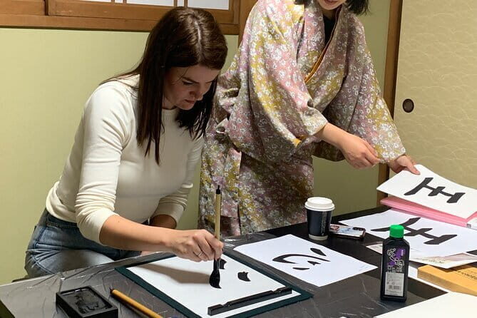 Kyoto: Japanese Calligraphy Class in 150 years old townhouse - FAQ