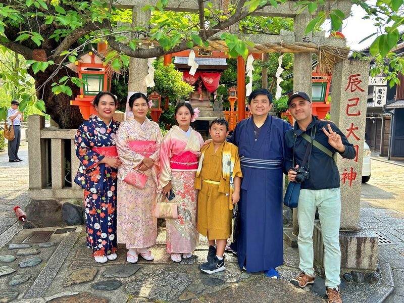 Kyoto Kimono & Gion Private Photography Tour - The kimono package and what it adds