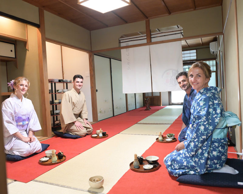 Kyoto: Kimono, Tea Ceremony with Japanese Garden and Studio - Use the garden and photo room before heading out
