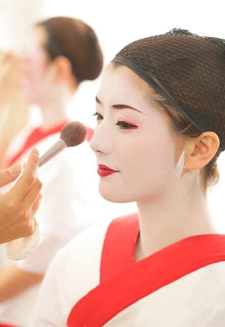 Kyoto: Maiko Makeover and Photoshoot Experience - A Close Look at What to Expect