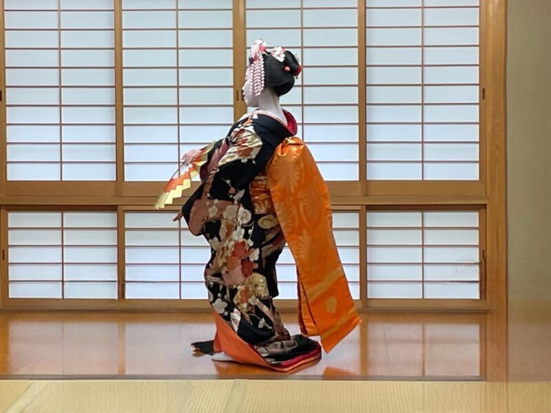 Kyoto: Meet the Geisha Maiko with Gion Walking Tour - Key Points