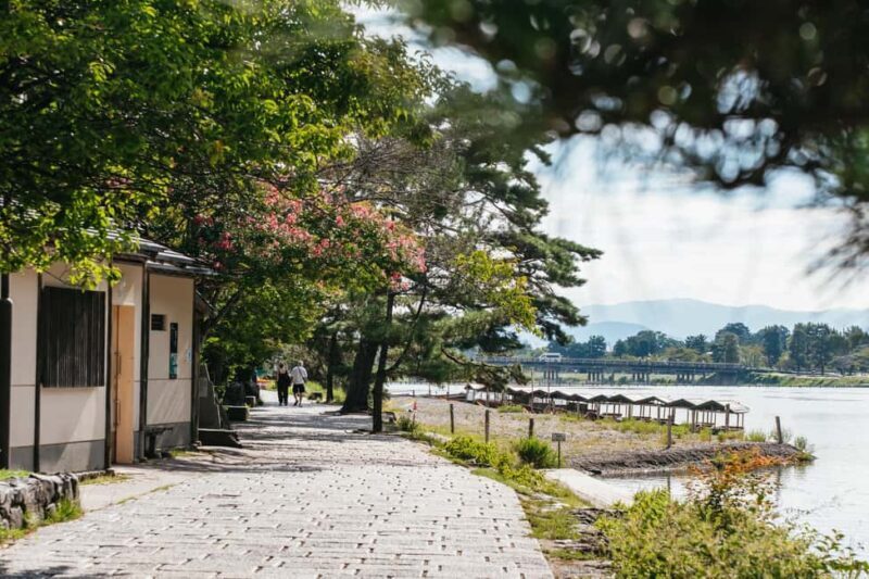 Kyoto: Nijo Castle, Arashiyama, Kiyomizu & Fushimi Inari - FAQ