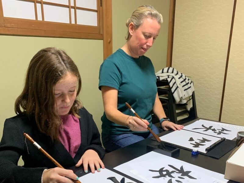 Kyoto Ninenzaka : Japanese Calligraphy Class in Townhouse - Key Points