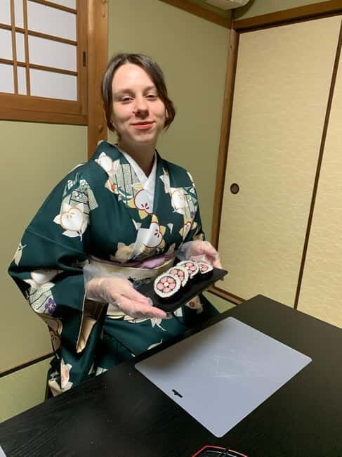 Kyoto Ninenzaka: The Art of Kazarimaki Sushi Rolls Class - Who Should Consider This Experience?