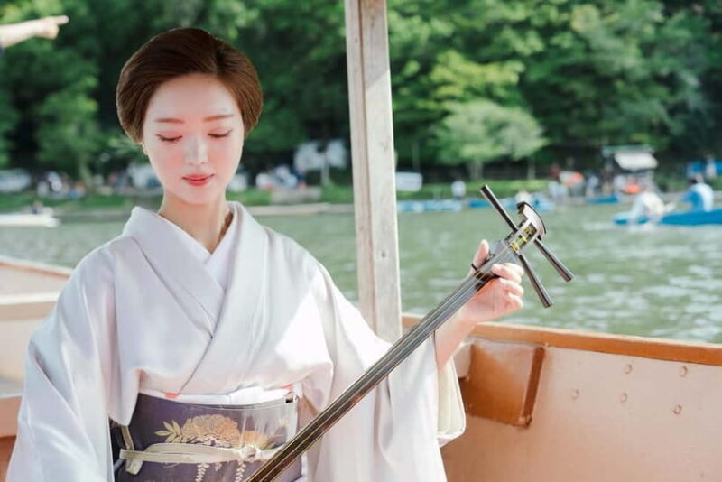 Kyoto: Private Boat Cruise with Shamisen and Games - Key Points
