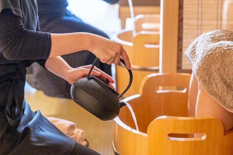 Kyoto: Private Licensed Guided Walking Tour with Foot Spa - Key Points