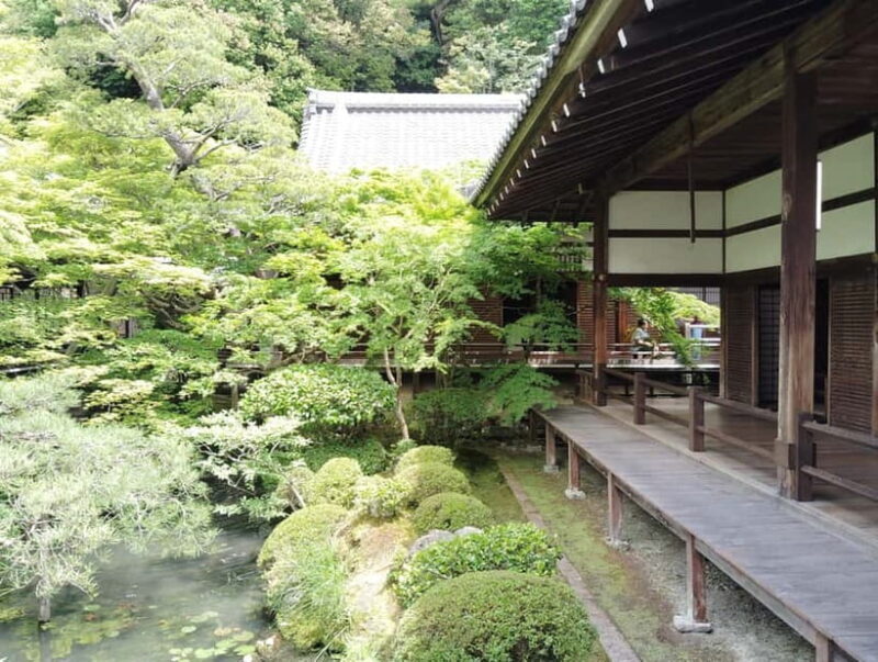Kyoto: Serene Stroll Through Eikandos Timeless Temple Paths - The Wolven Dragon Corridor: A Meditative Path