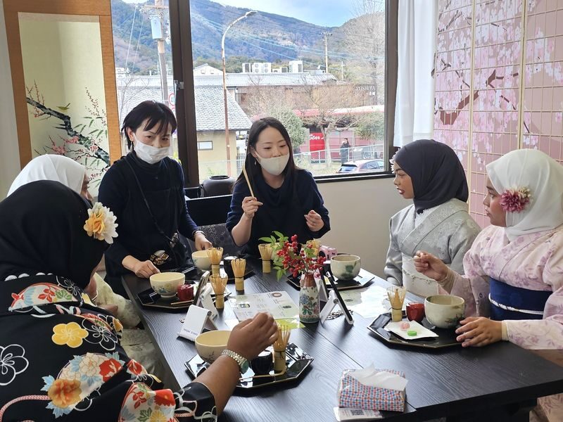 Kyoto Tea Ceremony & Matcha Making / TIA Arashiyama Shop - Uji matcha, Kiyomizu-yaki, and a Kyoto sweet
