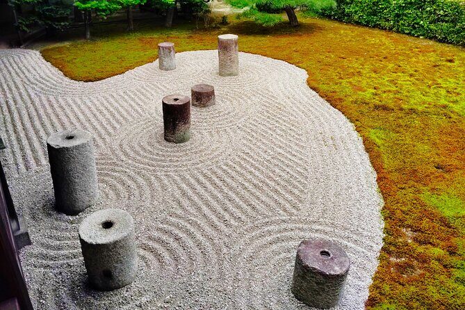 Kyoto: Tofuku-ji Temple and Komyo-in Guided Walking Tour - Authenticity and Expertise: Why Guides Matter