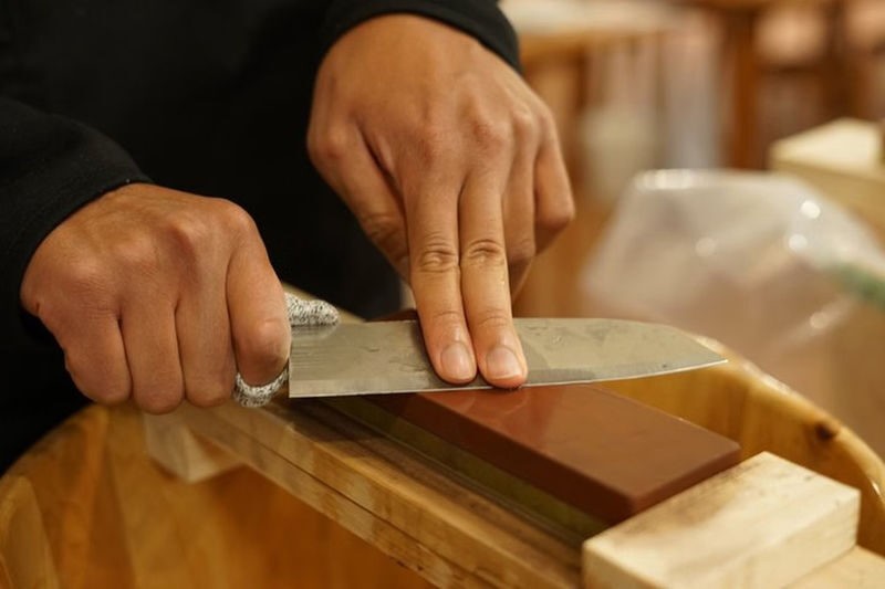 Kyoto Traditional Knife Crafting Workshop - A one-hour lesson with a knife to take home