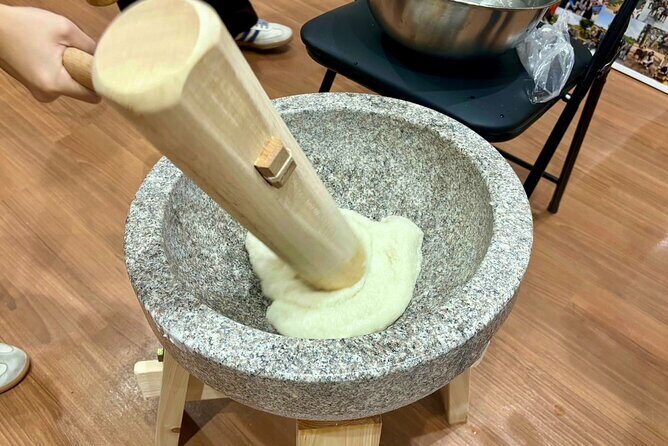 Kyoto Traditional Mochi Pounding Experience with Tasting - The Hands-On Process