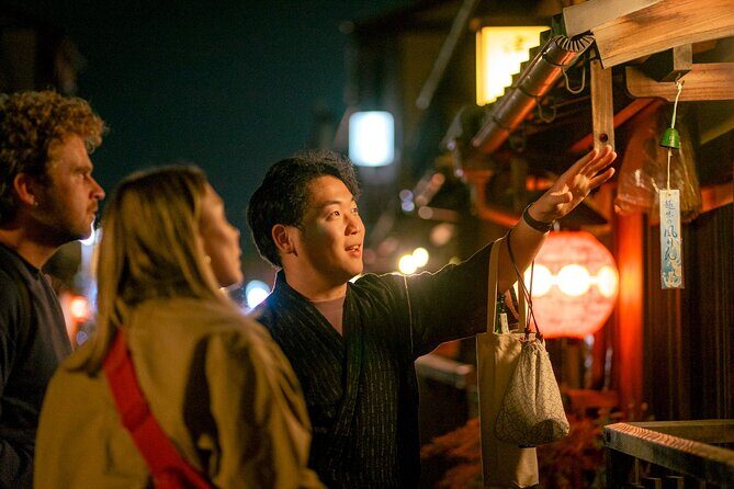 Kyotos Best Sake-in-Hand Evening Walk Tour in Gion and Yasaka - Practical Aspects and Value