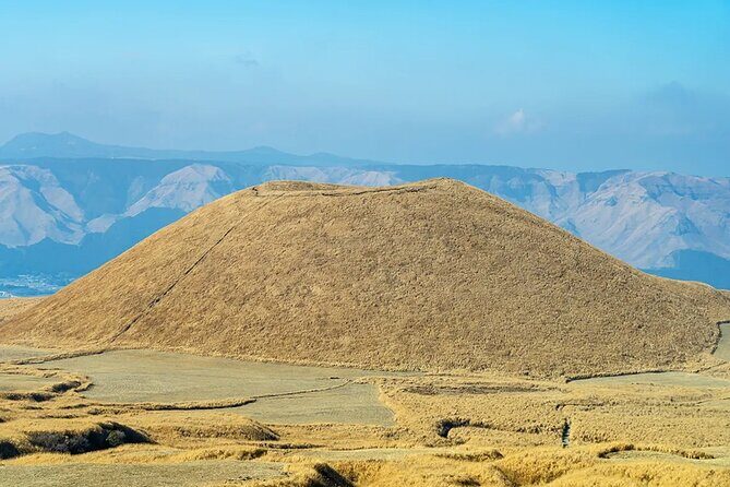 Kyushu Aso Volcano Kusasenri Kurokawa Onsen Day Tour from Fukuoka - Authentic Experiences and Traveler Insights