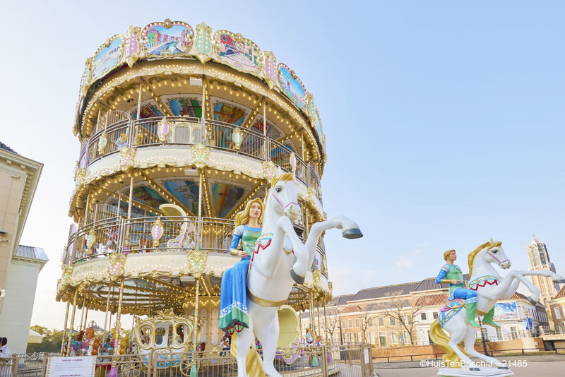 Kyushu Huis Ten Bosch Dream Fireworks Day Tour -Optional Ticket - Pack for a cold, crowded evening
