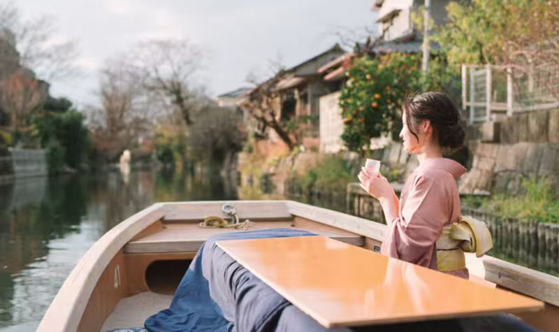 Kyushu Itoshima Coast Sightseeing & Shiraito Falls & Yanagawa River Cruise & Dazaifu Tenmangu Shrine Classic Dual Route Day Tour - Shiraito Falls, with a seasonal change to consider