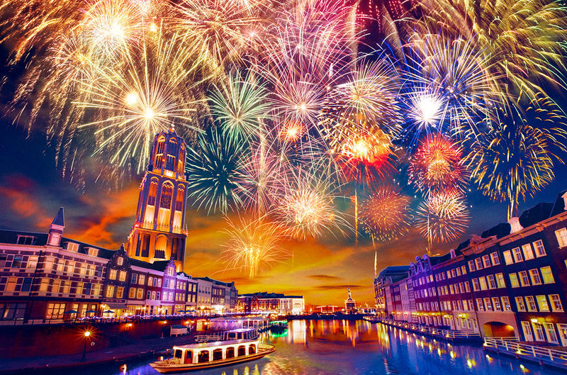 Kyushus Largest Fireworks Display: Huis Ten Bosch & Kyushu Grand Fireworks Festival Day Trip (Departing from Fukuoka) - Why the fireworks are worth building a day around
