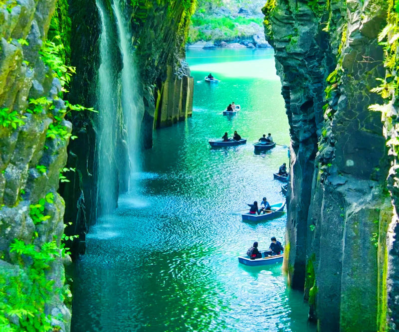 Kyushu Takachiho Secret One-Day Tour: Takachiho Railway + Takachiho Gorge (Boat Experience) + Amano Iwato Shrine - Shrines and stories in the afternoon
