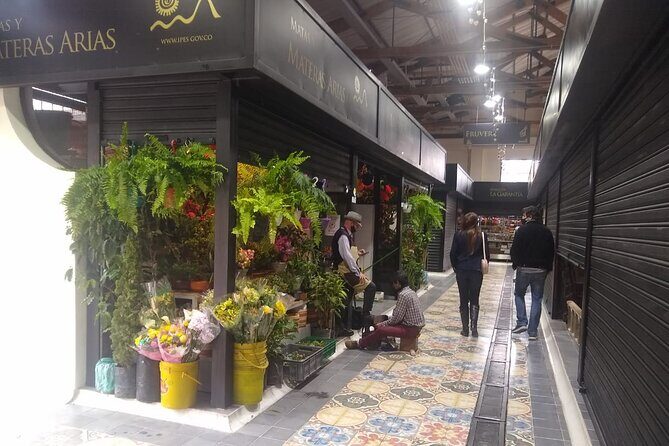 La Candelaria + Monserrate 5-7H Walking Tour Bogotá - The Cultural Heart: Luis Angel Arango Library & Gabriel García Márquez Center