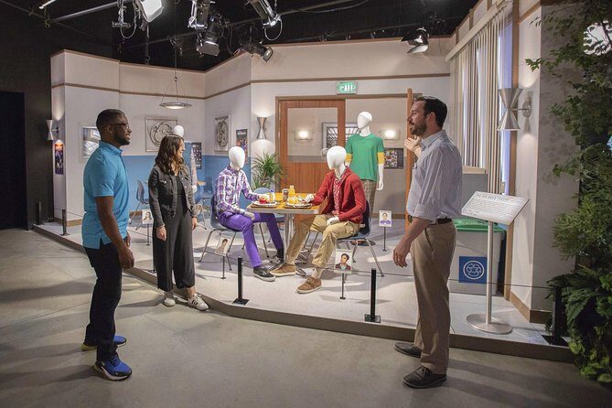 LA: Celebrity Homes & Warner Bros. Studio Hollywood Package - What to Expect on the Itinerary