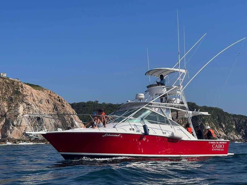 La Crucecita: Private Yacht Cruise in Huatulco with Drinks - Key Points