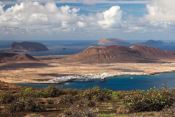 La Graciosa at your leisure (bus transfer and return ferry ticket) - The Inside Scoop on the Tour